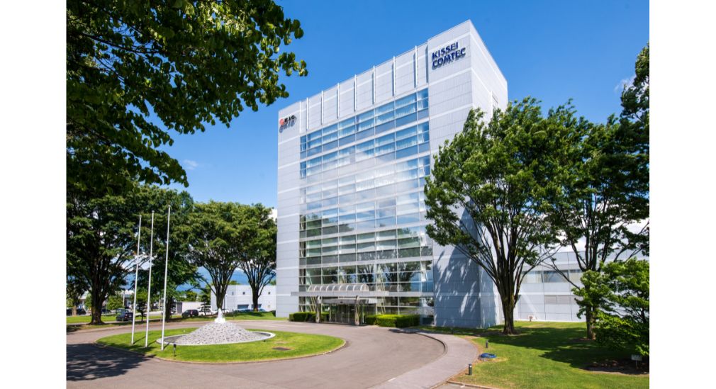 JR���{�w���Ԃ�30���قǂɈʒu����{�Ѓr��