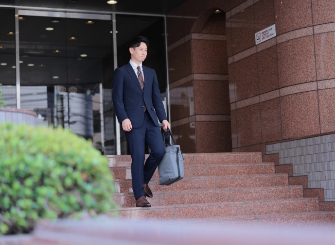 �ǂ��d���ɂ͖L���ȃR�~���j�P�[�V�������s��